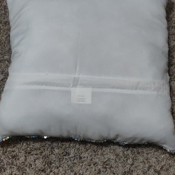 HOLO sequin Pillows x 2 *NEW/UNUSED* - Picture 2 of 2